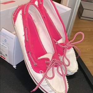 Flats pink and white